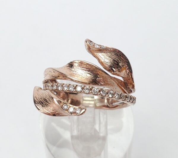 14k Rose Gold .38ctw Diamond Textured Leaf Roman Style Band Ring 6.75'' - Image 3