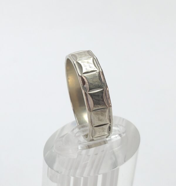 14k White Gold Vintage 5.75mm Squared Textured Mens Band Ring 11.25'' - Image 6