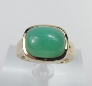 14k Yellow Gold Nabco Chrysoprase Cabochon Solitaire Cocktail Ring 5''