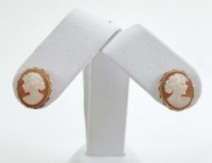 14k Yellow Gold Vintage Shell Cameo Carved Stud Earrings 1/2''