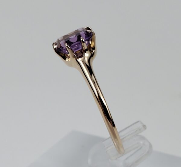 18k Yellow Gold .80ctw Emerald Cut Amethyst Solitaire Ring 9'' Sizable - Image 6