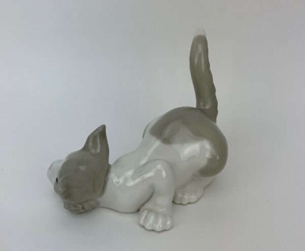 Lladro Attentive Cat #5112 - Image 4