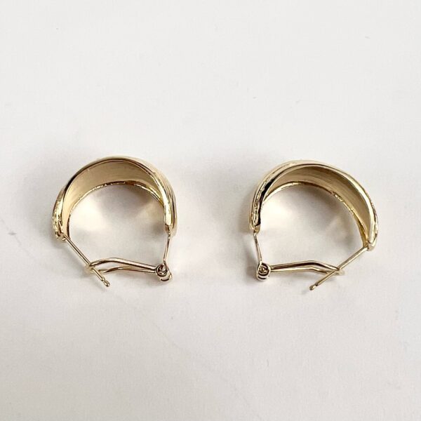 Vintage 14k Yellow Gold Textured Hoop Lever Back Earrings - Image 8