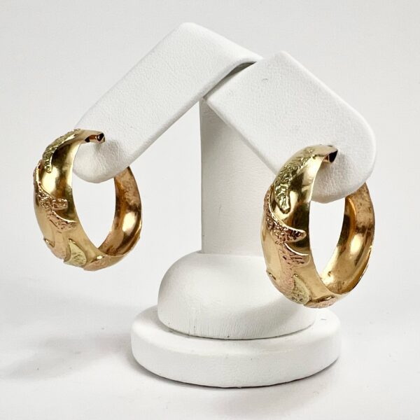 14k Multi-Tone Gold Textured Hoop Earrings - Image 4