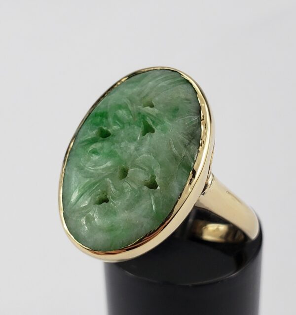14k Yellow Gold Carved Bezel Set Green Jadeite Jade Cocktail Solitaire Ring