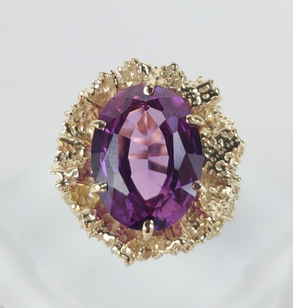 14k Yellow Gold Lab Grown Color Change Sapphire Solitaire Coral Cocktail Ring - Image 3