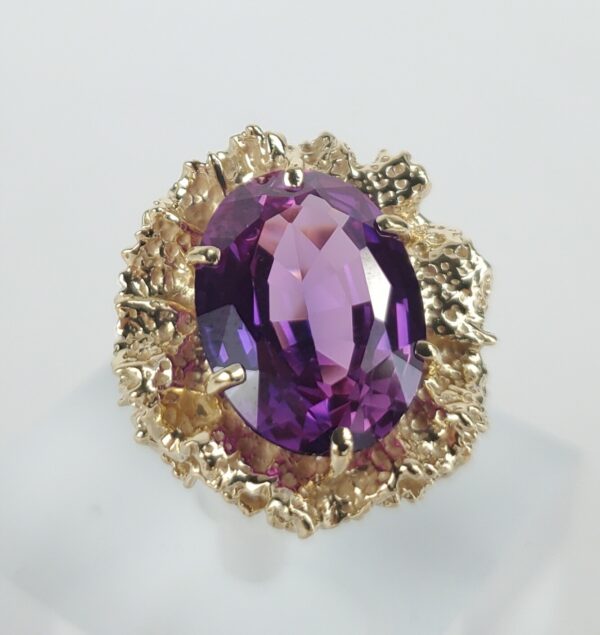 14k Yellow Gold Lab Grown Color Change Sapphire Solitaire Coral Cocktail Ring - Image 4