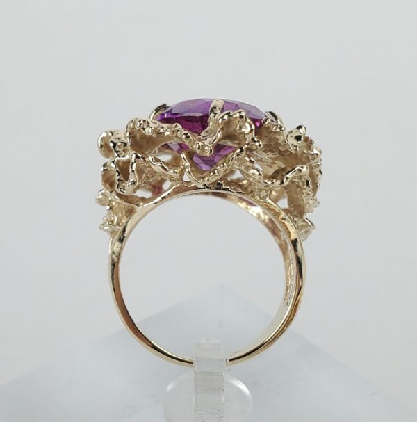 14k Yellow Gold Lab Grown Color Change Sapphire Solitaire Coral Cocktail Ring - Image 7