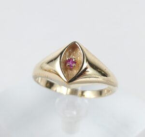 14k Yellow Gold Vesica Piscis Kite V Shape Tappered Ruby Band Ring 6.25''
