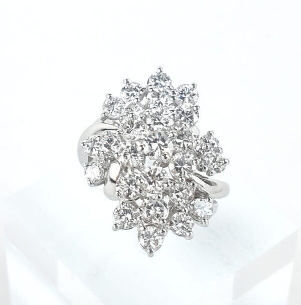 900 Platinum 3.64ct Round Diamond Large Cluster Ladies Cocktail Ring 4.25'' - Image 3