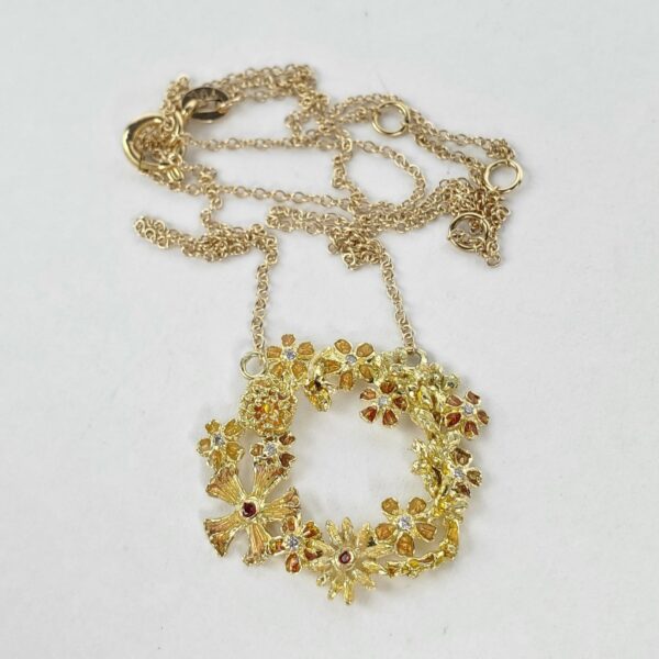 Alberian & Aulde 18k Yellow Gold Enamel Flower Reed Circle Pendant Necklace - Image 6