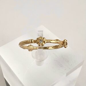 Sofia Kaman 14k Yellow Gold 3 Diamond Daisy Twig Texture Stacking Ring 7''