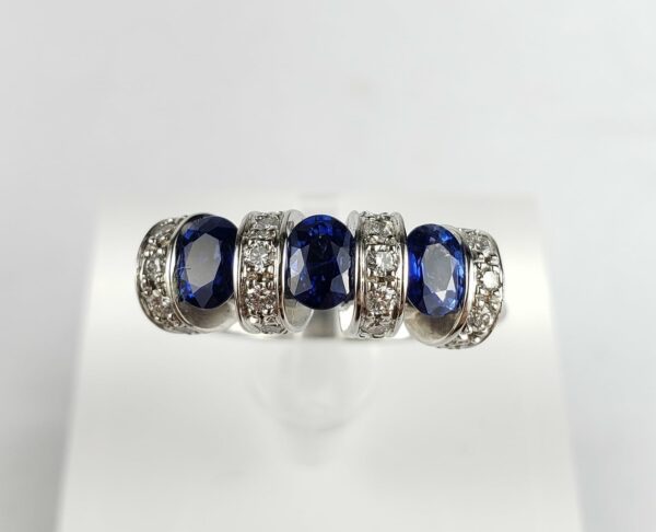 Vintage 18k White Gold 1.20ctw .90ct Natural Blue Sapphire .30ct Diamond Ring - Image 3