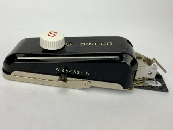 Vintage Singer Sewing Buttonholer W654321N - Image 3