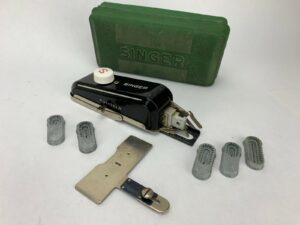 Vintage Singer Sewing Buttonholer W654321N
