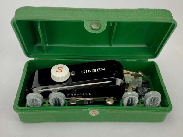 Vintage Singer Sewing Buttonholer W654321N - Image 8