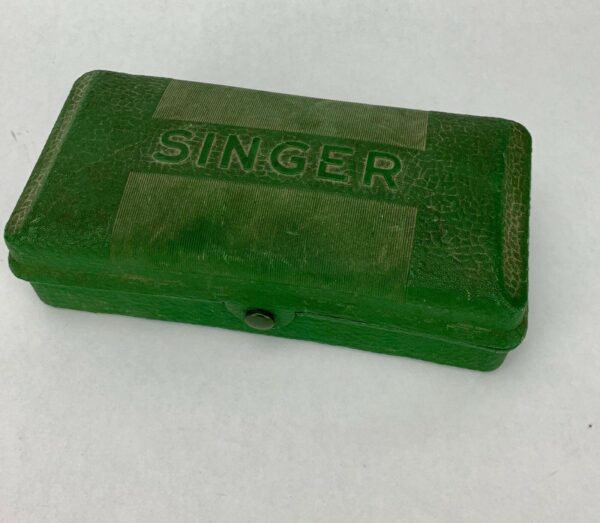 Vintage Singer Sewing Buttonholer W654321N - Image 9