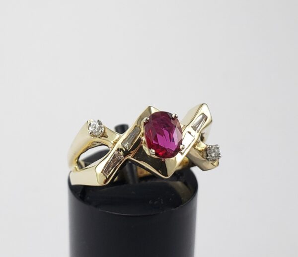 14k Yellow Gold Unique Modern .62ctw Natural Ruby Diamond Split Shank Ring - Image 3
