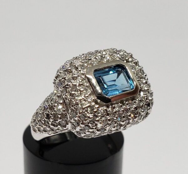 14k White Gold 1ct London Blue Topaz 1.64ct G/VS Diamond Cluster 2.64ctw Ring - Image 3