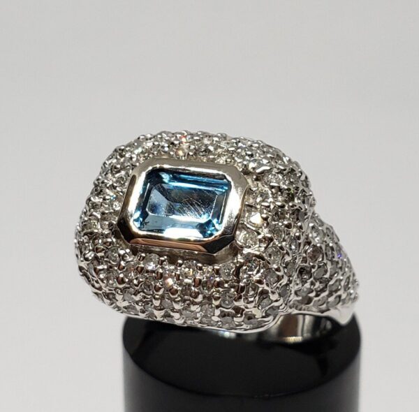 14k White Gold 1ct London Blue Topaz 1.64ct G/VS Diamond Cluster 2.64ctw Ring - Image 4