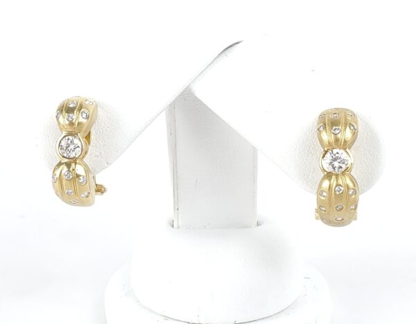 18k Yellow Gold .78ctw Natural Diamond Textured Ribbon Leverback Earrings - Image 4