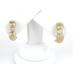 18k Yellow Gold .78ctw Natural Diamond Textured Ribbon Leverback Earrings