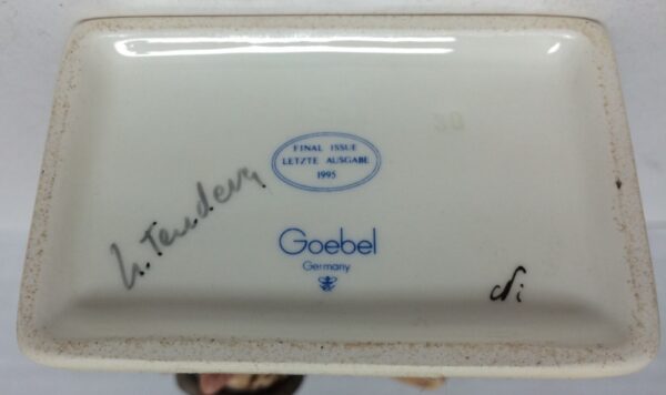 Hummel Goebel Figurine "Duet" - Image 8