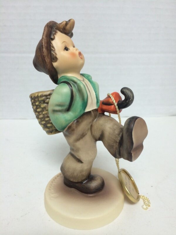 Hummel Goebel Figurine "Globe Trotter" - Image 3