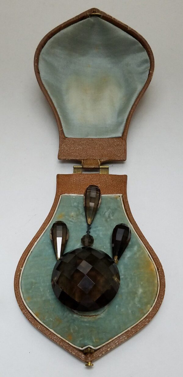 Vintage Costume Jewelry Smoky Quartz Checkerboard Briolette Pin Brooch with Case - Image 7