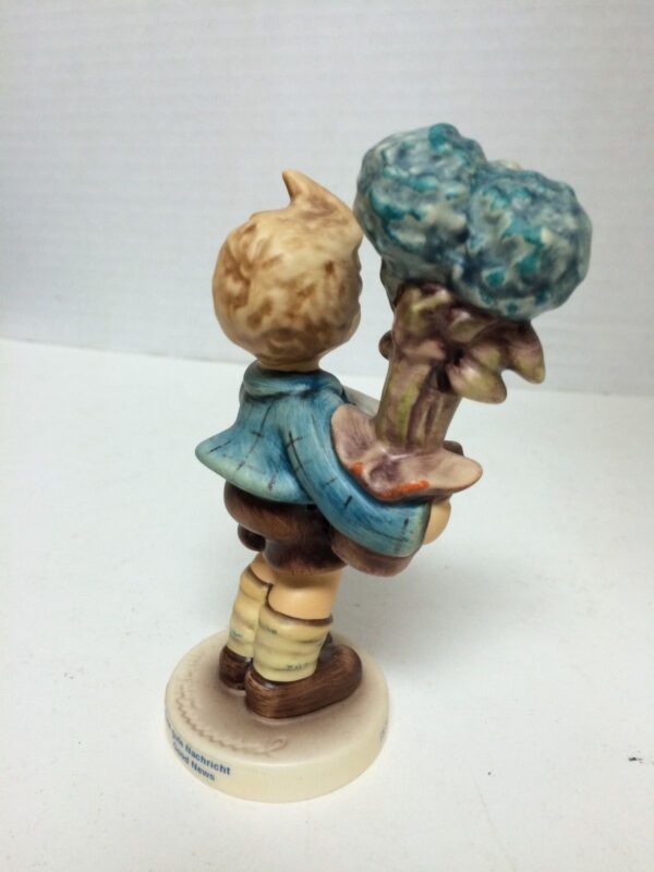 Hummel Goebel Figurine "Good News" - Image 4