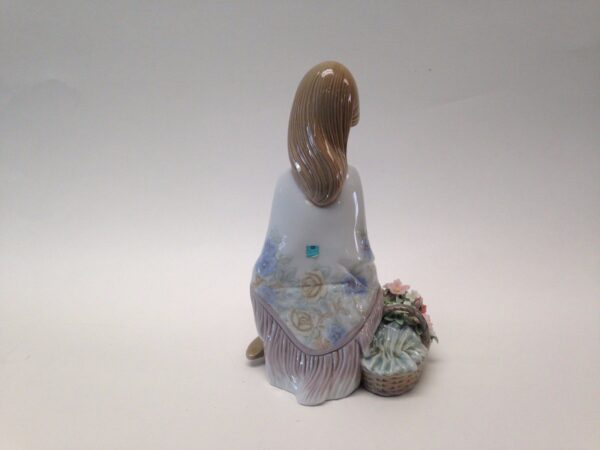 Lladro Flower Song Figurine Model 7607 in Box - Image 4
