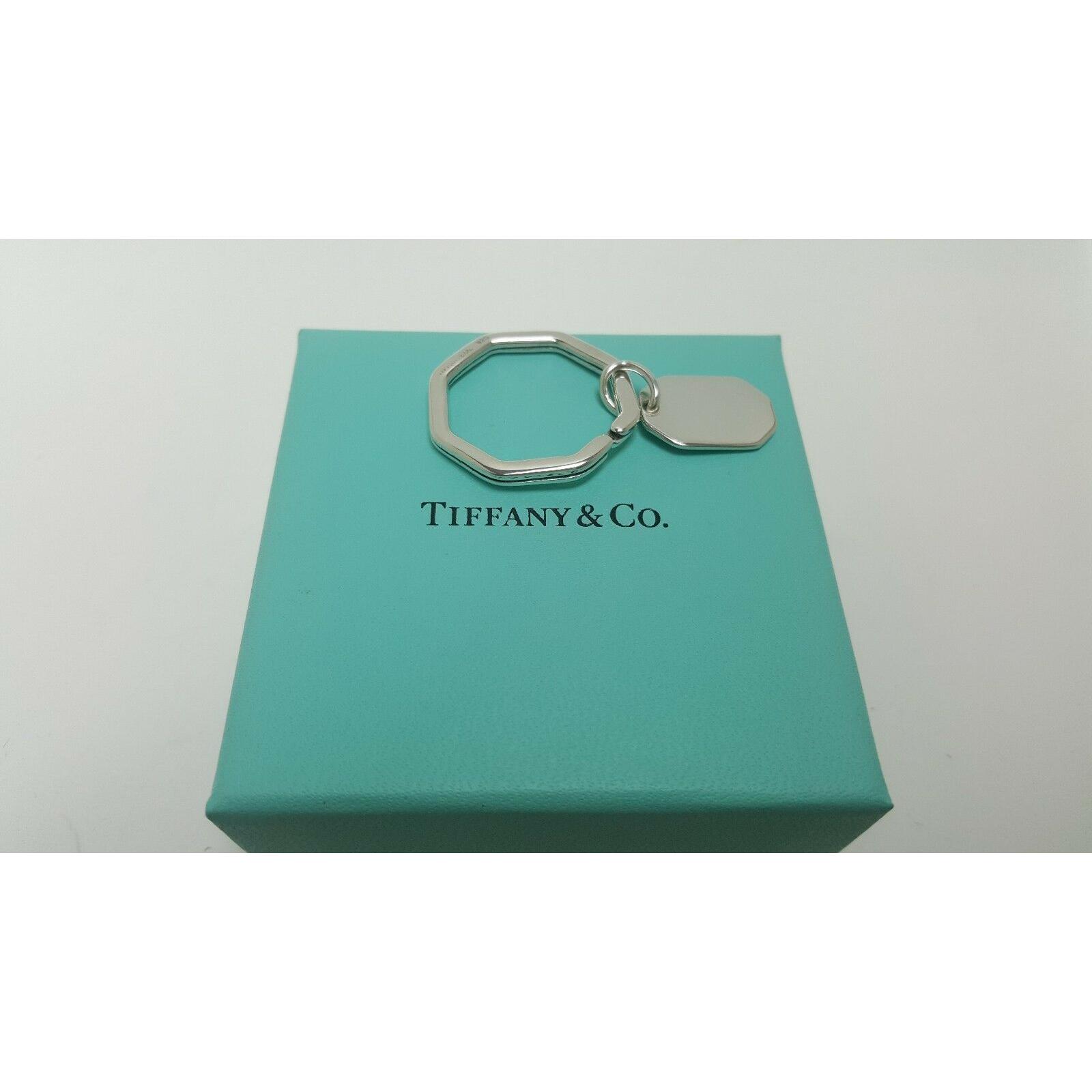 TIFFANY & Co. 925 Sterling Silver Large Key Ring Holder with Pouch. 15.8  GR.