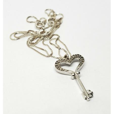 925-Sterling-Silver-Diamond-Love-Heart-Key-to-my-Heart-Pendant-Necklace-18-184297518970
